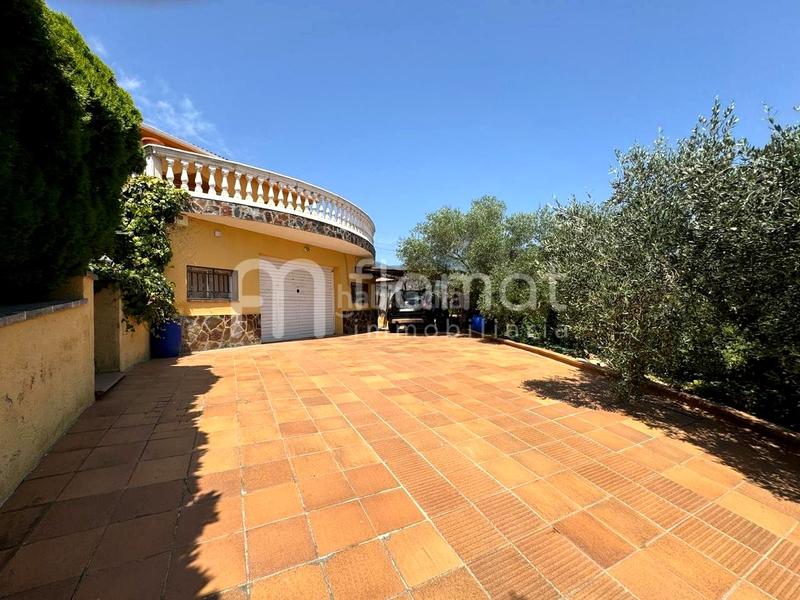 Foto b9b0df43-47e1-4666-9c6d-198feb091670. Casa  en venta en Riells i Viabrea