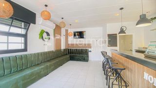 Business premise in Els Pavos. Local en venta en blanes