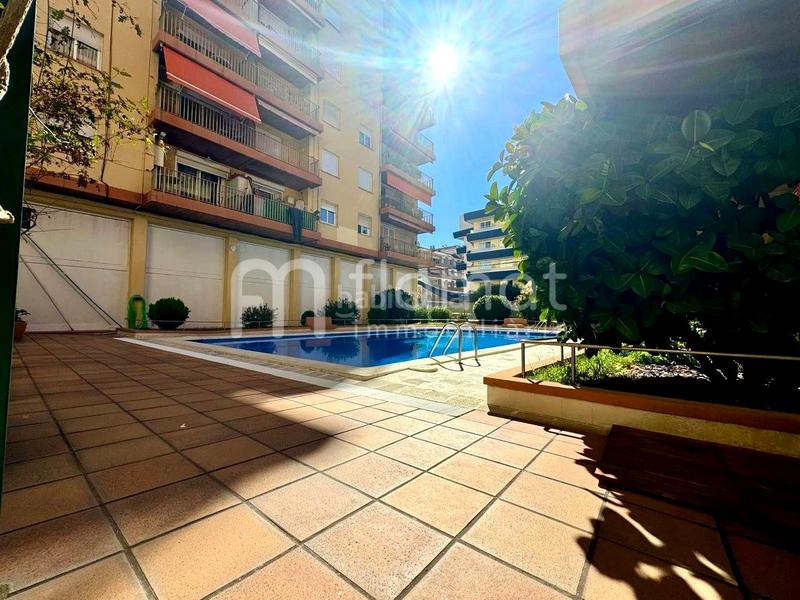 Foto be54e68e-fece-4c82-85dd-07e5b9ed0300. Location appartement avec piscine dans Fenals Lloret de Mar