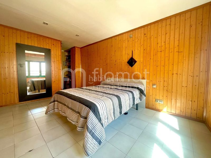 Foto 4a403061-a787-4b4a-bbf7-868627d4888d. Casa adossada a Centre Blanes