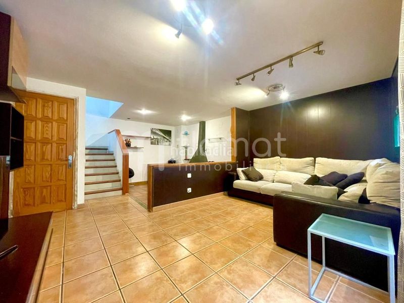 Foto 96853dd2-f81d-4576-b002-7f4b0fee5916. Casa adossada a Centre Blanes