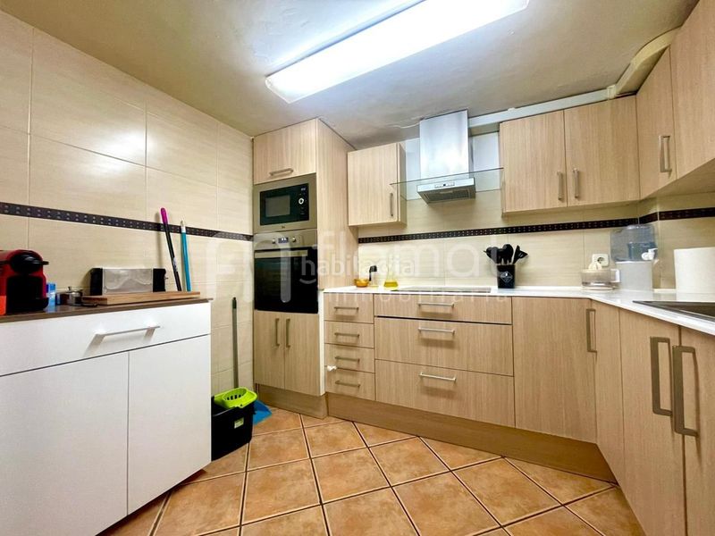 Foto a0b1970d-c8b9-472d-b857-e88f3ab8189f. Casa adossada a Centre Blanes