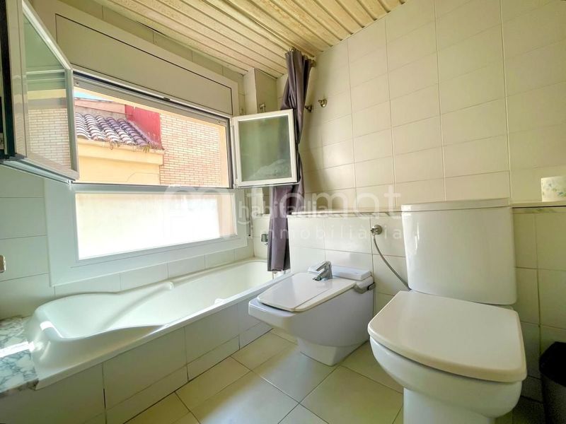 Foto e8e93738-c6da-4dd9-b226-d11ba135e55c. Casa adossada a Centre Blanes
