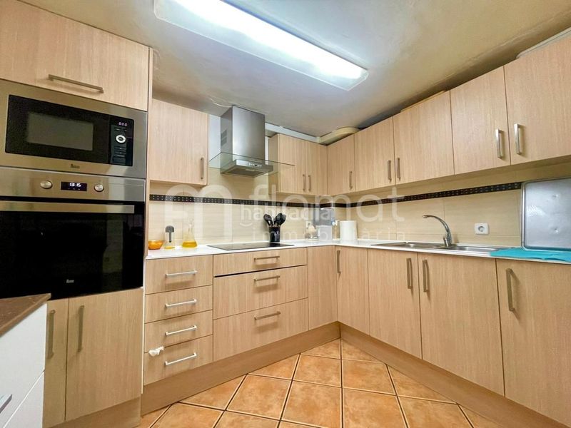 Foto fb6532b3-0d69-4d85-9b34-f1c3dced1169. Casa adossada a Centre Blanes