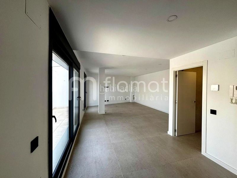 Foto 77f09f75-b175-4ce5-9f63-95912c9b89ff. Casa adossada amb aparcament a Mont Ferrant-Joan Carles I Blanes