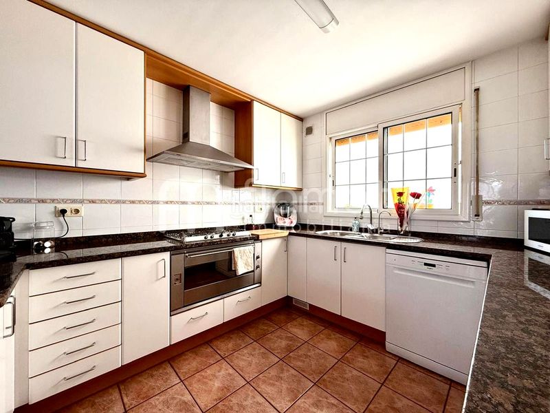 Foto c2e5097b-4b8d-4ab7-8946-72c58bbeeeeb. Duplex avec chauffage parking dans Mont Ferrant-Joan Carles I Blanes