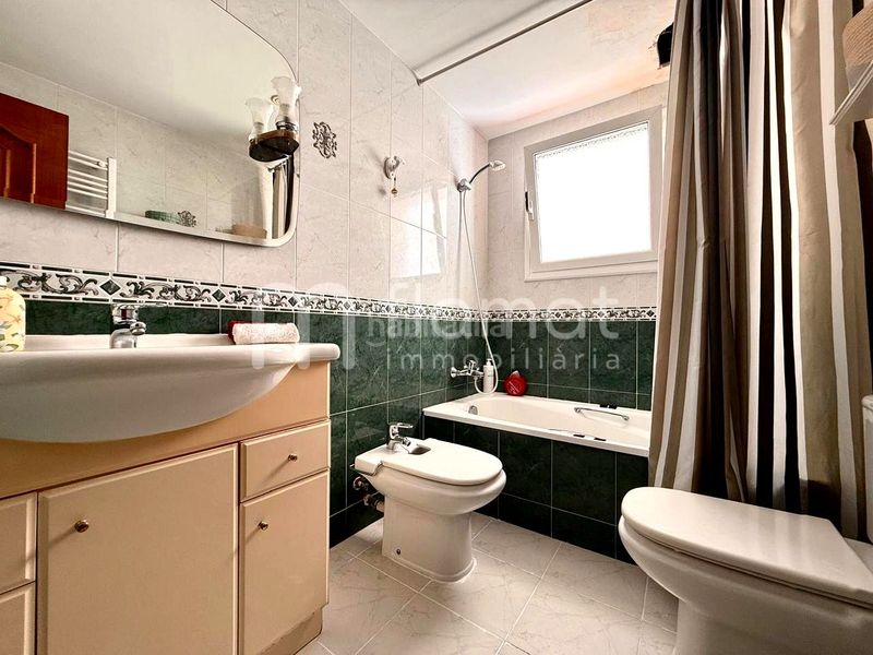 Foto e93b8f0a-adbe-4545-a8b9-a8164a78e1dd. Duplex avec chauffage parking dans Mont Ferrant-Joan Carles I Blanes