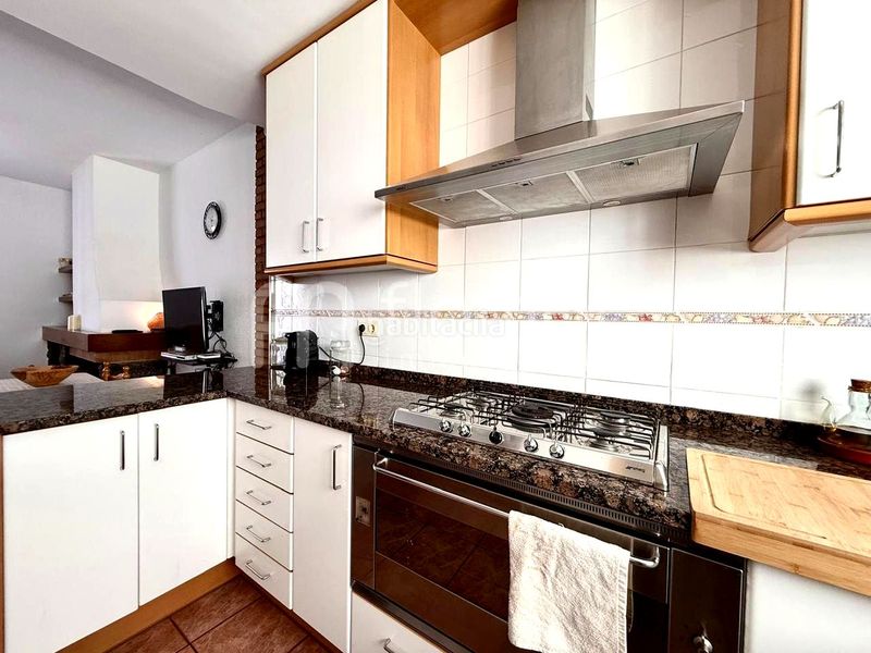 Foto f43ca1a7-f300-4681-b59c-1f2f8583f8dd. Duplex avec chauffage parking dans Mont Ferrant-Joan Carles I Blanes