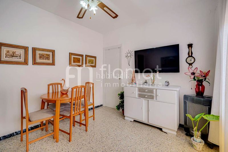 Foto 16e73bde-71ba-4033-b9f3-b947c8793757. Pis a Els Pavos Blanes