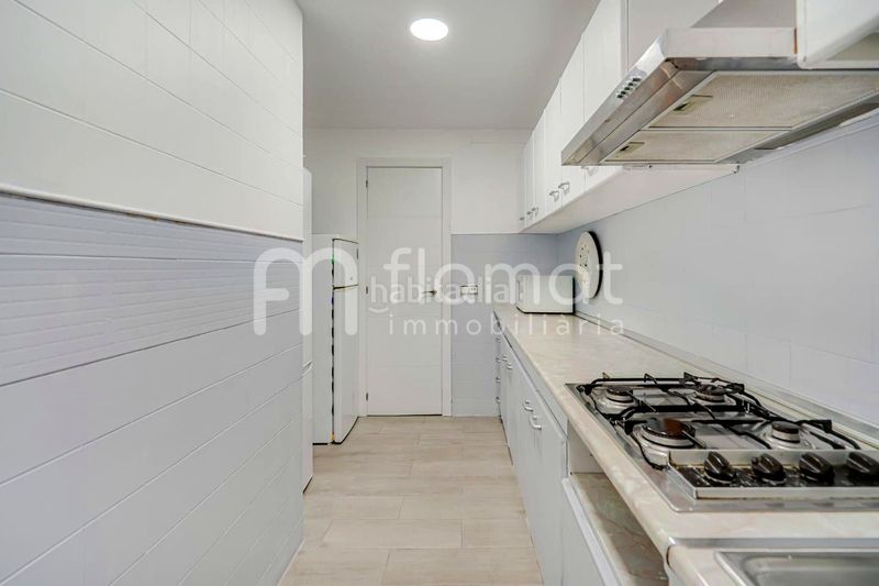 Foto 857c4186-62f4-4249-bbb3-eb146a6a6523. Pis a Els Pavos Blanes
