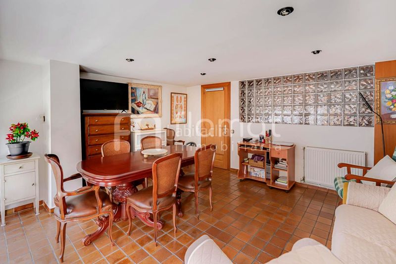 Foto 698d80cd-67e5-4f27-8875-b7585b6259ff. Casa amb aparcament a Centre Blanes