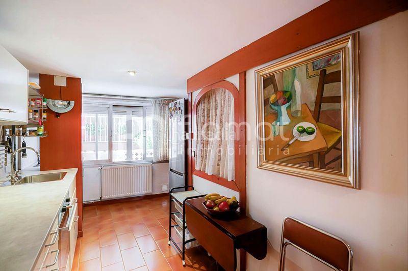 Foto 83963a64-e9a9-41f8-9138-50294ba61b24. Casa amb aparcament a Centre Blanes