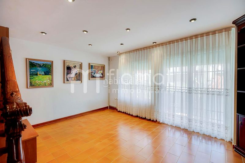 Foto a44afc09-4402-4890-877d-f9b80ee9370b. Casa amb aparcament a Centre Blanes