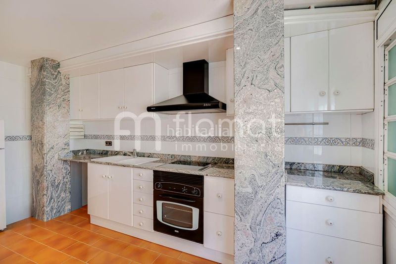 Foto b1a4b9a6-135f-4139-b0f0-02fe0f1bf9bd. Casa amb aparcament a Centre Blanes