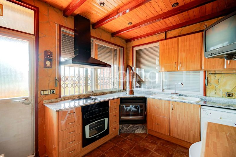 Foto b78196fb-023f-48b1-8001-30b21e925fc7. Casa amb aparcament a Centre Blanes