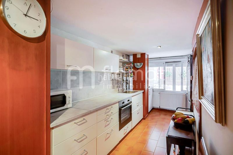 Foto c10ad267-be5f-4899-ad10-840e621a94b8. Casa amb aparcament a Centre Blanes