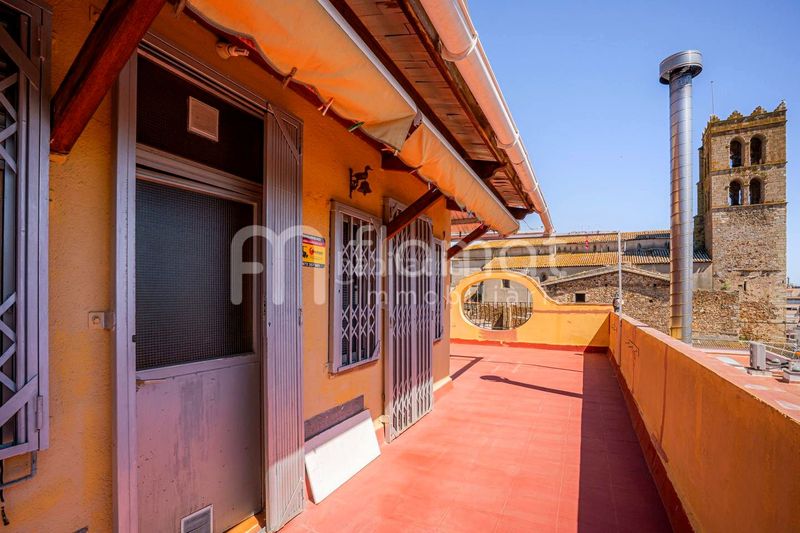 Foto c3d1b247-243f-4b12-98db-d31729bcf948. Casa amb aparcament a Centre Blanes