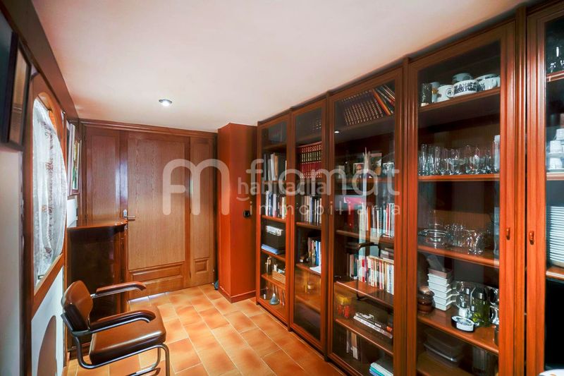 Foto d5f94e3d-c335-4a69-83a9-db3d529d49e9. Casa amb aparcament a Centre Blanes