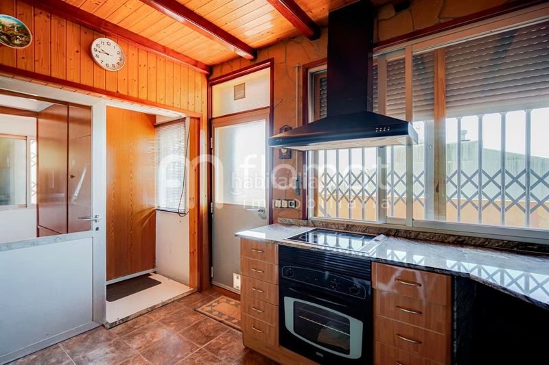 Foto e545947b-8965-4bae-ae98-dc1b8bd447ac. Casa amb aparcament a Centre Blanes