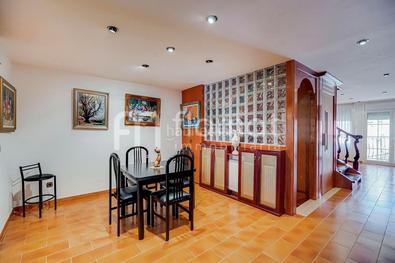 Foto e90323da-50c2-4fcb-8c0b-7685911d3cf2. Casa amb aparcament a Centre Blanes