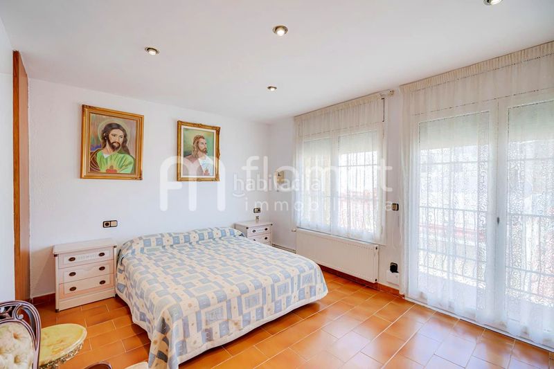 Foto fbbf3624-caf4-4b5c-b910-bec5b0928670. Casa amb aparcament a Centre Blanes