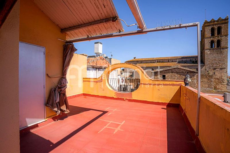 Foto fda32f91-d632-4ff4-b0fa-905c52d070ec. Casa amb aparcament a Centre Blanes