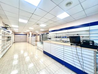 Local Comercial en Carrer de les Gavarres 24 LOCAL