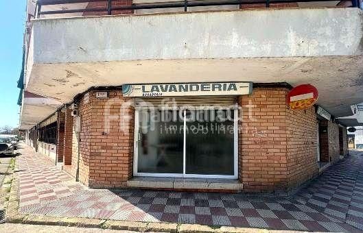 Foto 13d7ab1b-5d7e-4a40-900b-cc5170af6877. Local comercial a La plantera Blanes