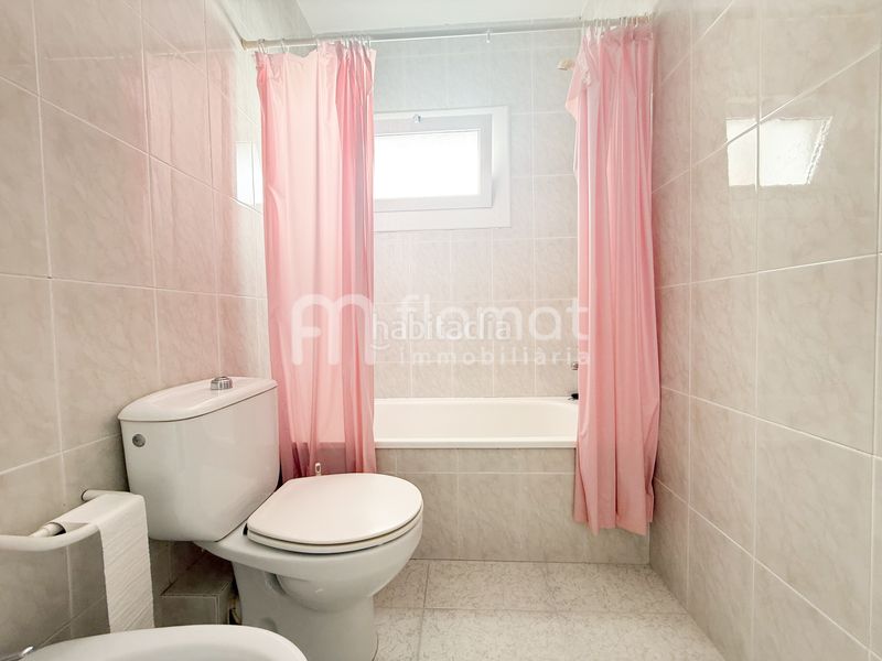 Foto 983f0658-2a8c-45c1-91c0-6cc92e43c058. Pis a Els Pins Blanes