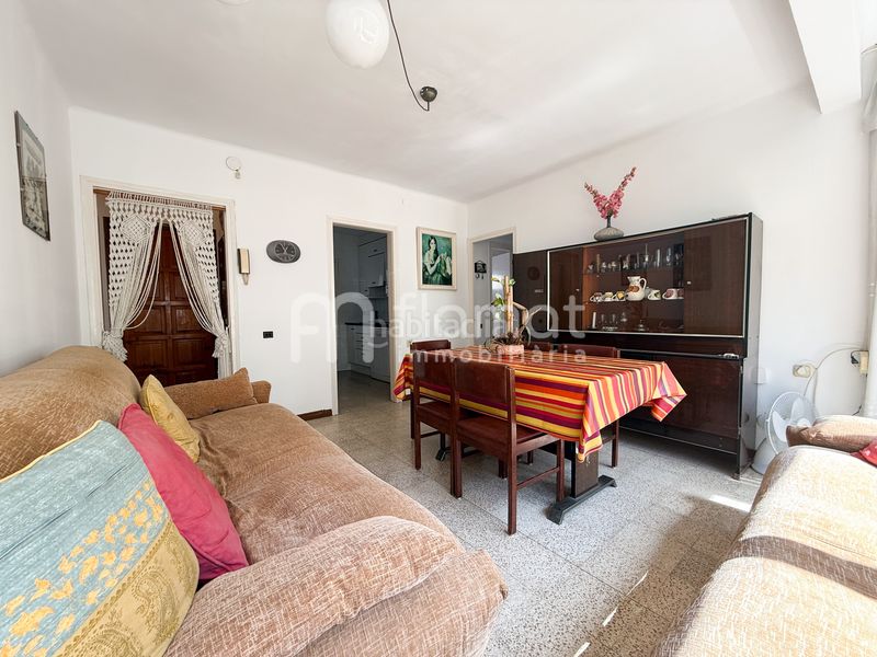 Foto 988c02aa-8ca5-4d48-86b4-ad918c418a09. Pis a Els Pins Blanes