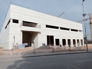 Alquiler Nave industrial en Centre. Aislada tipo c, muelles