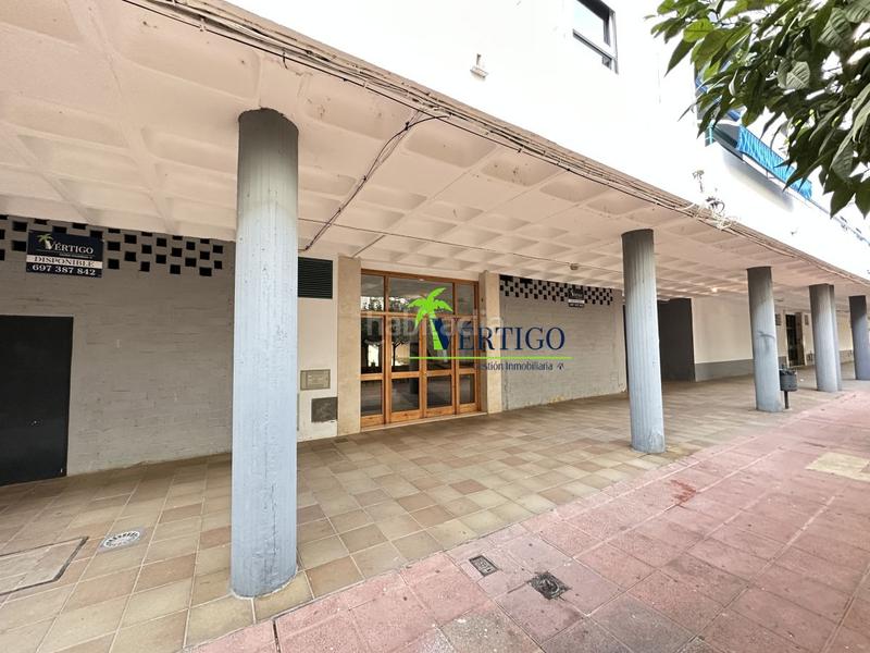 Foto 6e6b3159-029d-4866-a267-a4b079b3f819. Locale commerciale in mijail gorbachov 5 in Vista Azul - Consolación Dos Hermanas