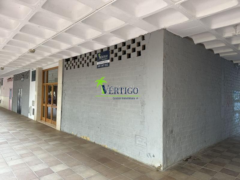 Foto 93aa6ecd-34b1-4a1e-b7ad-1f9bf8bdc0ed. Locale commerciale in mijail gorbachov 5 in Vista Azul - Consolación Dos Hermanas