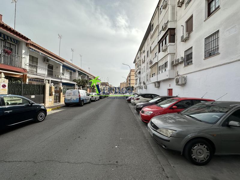 Foto b40fdcc5-ac6d-4083-bebd-87af822393a9. Locale commerciale in mijail gorbachov 5 in Vista Azul - Consolación Dos Hermanas