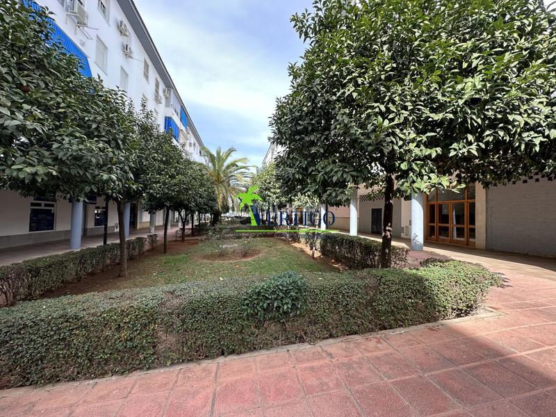 Foto e153a48c-0842-482a-81e3-305073f3aff8. Locale commerciale in mijail gorbachov 5 in Vista Azul - Consolación Dos Hermanas