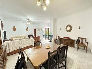 Maison à De sevilla 62. Casa en venta en avda. de sevilla, 4 dormitorios.