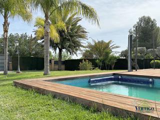 Chalet  Vista del aljarafe. Chalet en venta en palomares del rio, 4 dormitorios.