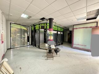 Lloguer Local Comercial a De españa 141. Local com. en alquiler en avda. españa.