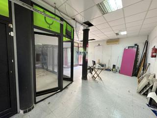 Lloguer Local Comercial a De españa 141. Local com. en alquiler en avda. españa.
