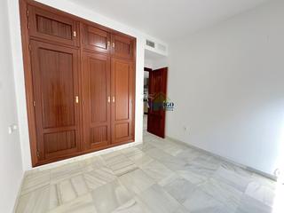 Miete Etagenwohnung in Pagés del corro 76. Piso en alquiler en triana, 2 dormitorios.