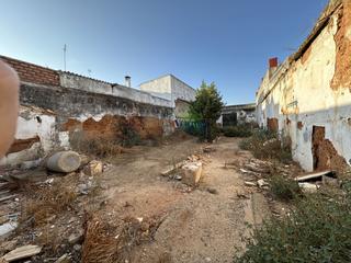 Wohngrundstück in Amancio renes 11. Terreno en venta en carlos i.