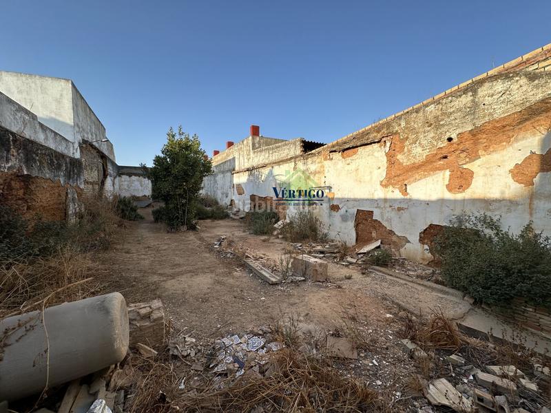 Foto 0a822db0-46d4-4946-931b-c6e8c4ddfd60. Terreno residenziale in amancio renes 11 in Centro - Doña Mercedes Dos Hermanas