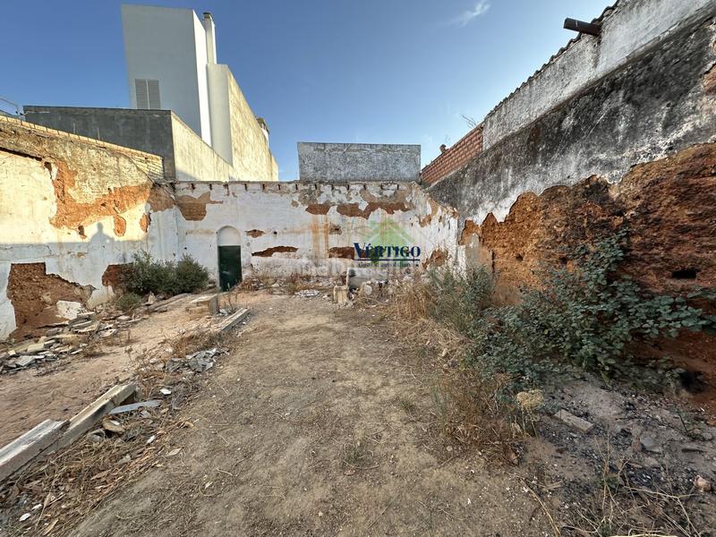 Foto 6ca06f6f-d100-45a5-86fd-e3f5fa8ca45c. Terreno residenziale in amancio renes 11 in Centro - Doña Mercedes Dos Hermanas