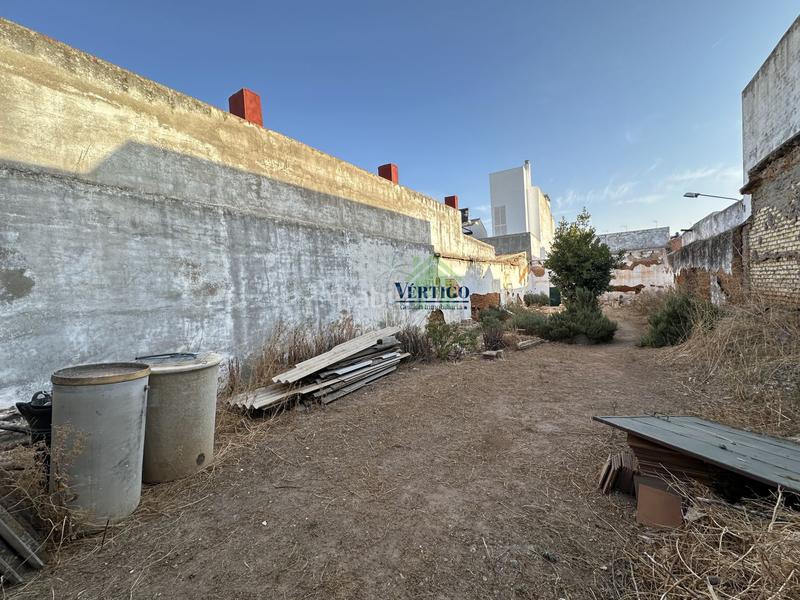 Foto d678b8bc-012f-4d6a-a1c0-c3281ce9418c. Terreno residenziale in amancio renes 11 in Centro - Doña Mercedes Dos Hermanas