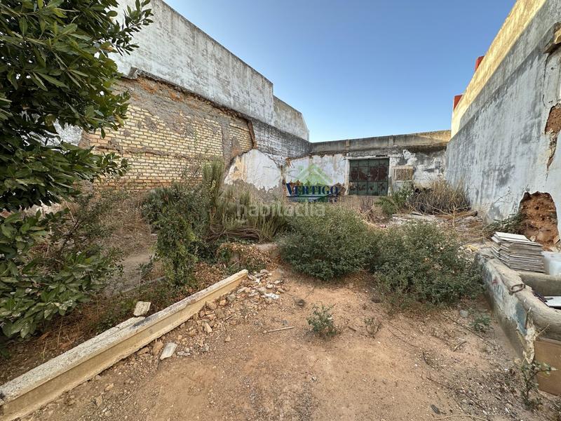 Foto f4959947-9413-4150-a934-68d21841a373. Terreno residenziale in amancio renes 11 in Centro - Doña Mercedes Dos Hermanas