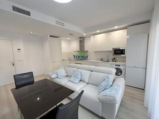 Location Appartement à Felipe gonzález márquez 12. Piso en alquiler en entrenúcleos, 2 dormitorios.