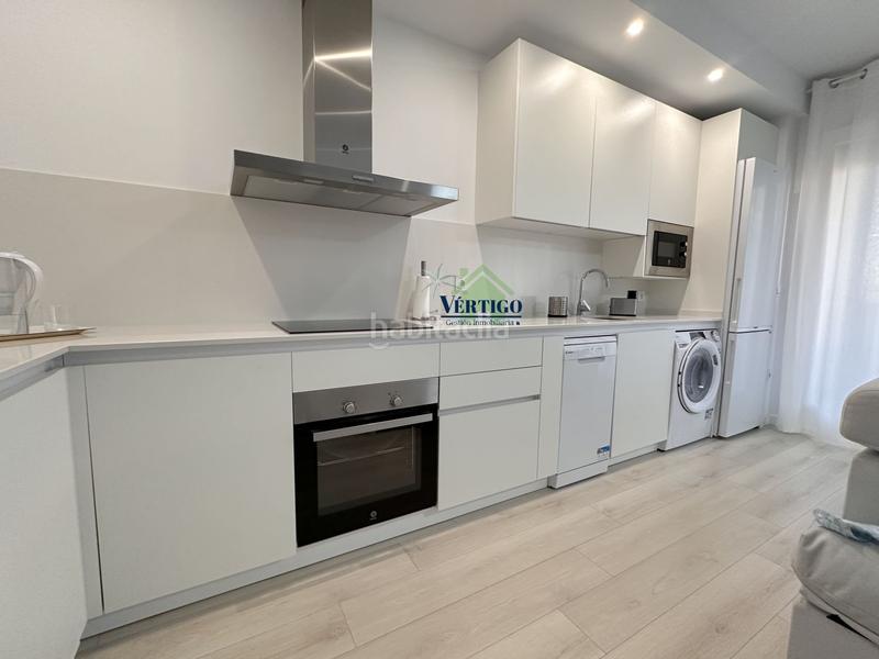 Foto 0ee2b993-f59c-43c6-b4d5-8f7c2d1c0fa5. Rent flat in felipe gonzález márquez 12 in Entrenúcleos Dos Hermanas