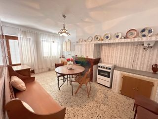 Casa a Perales del Puerto
