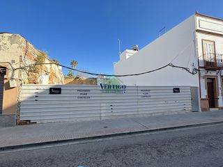 Wohngrundstück in Calle calle calderón de la barca 7. Céntrico !!