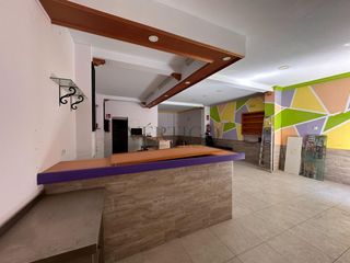 House in Calle calle calderón de la barca 7. Local  vivienda para transformar y rentabilizar